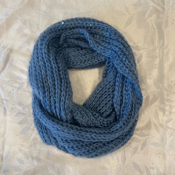 Accessories - Infinity Scarf in Blue